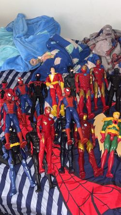 SUPER HERO FIGURES