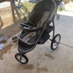 Graco Jogger Stroller for Sale in Riverside, CA - OfferUp