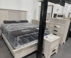 Cottage White  5 Piece Queen Bedroom Set