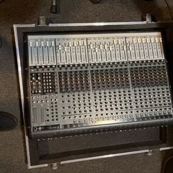 Onyx Analog Mixer 24 Channels