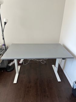 Standing desk