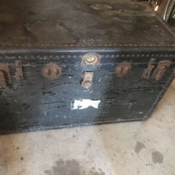 Antique Bigger Size Trunk
