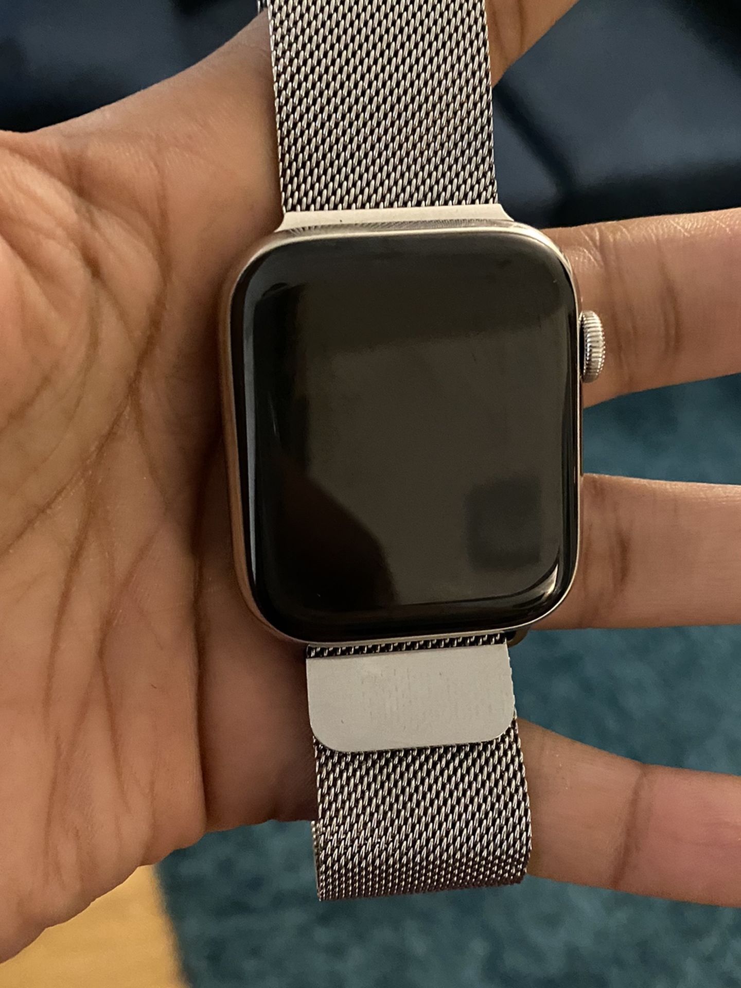 Apple Watch With 2 Bands