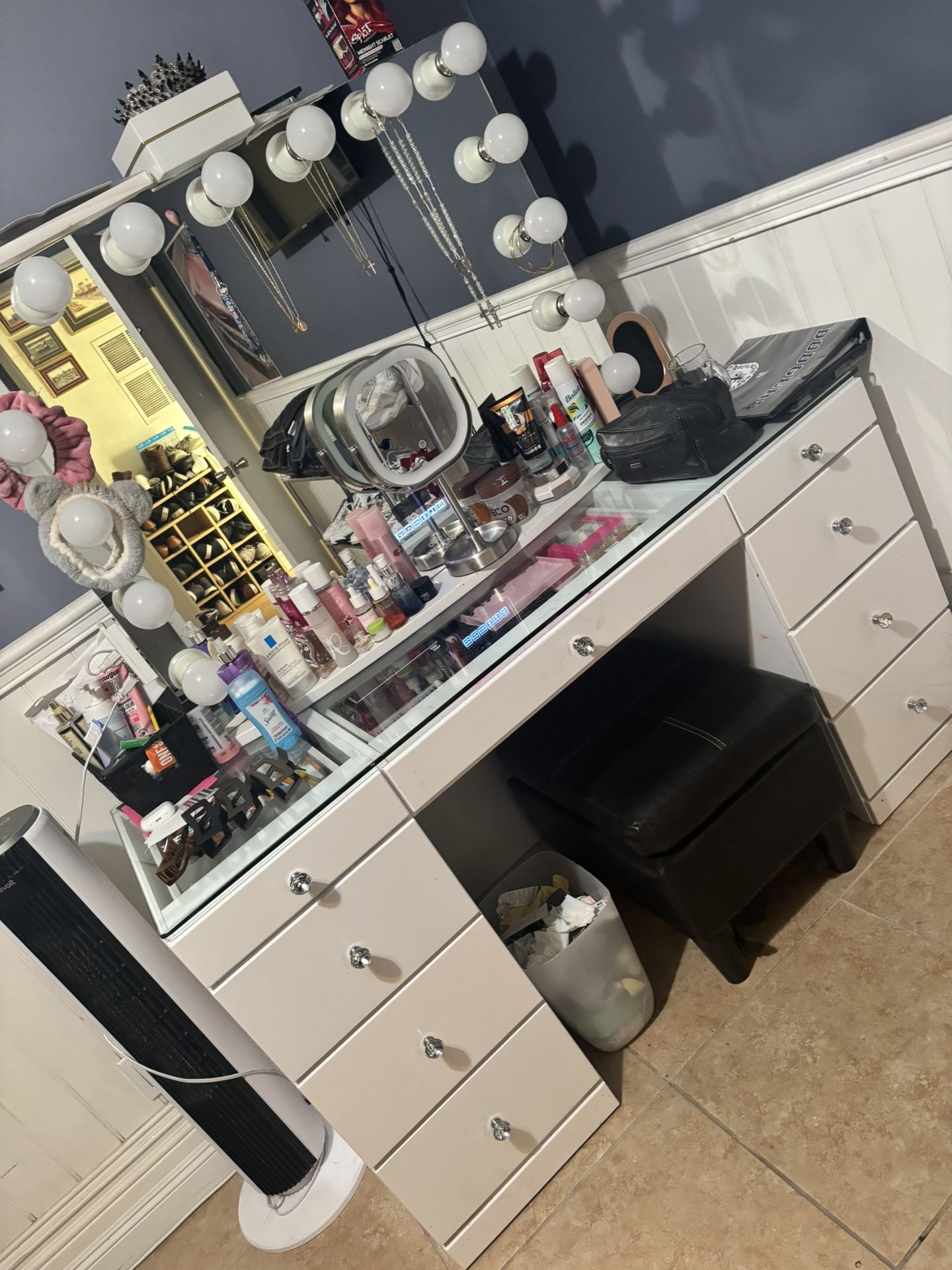 Impressions Vanity bluetooth
