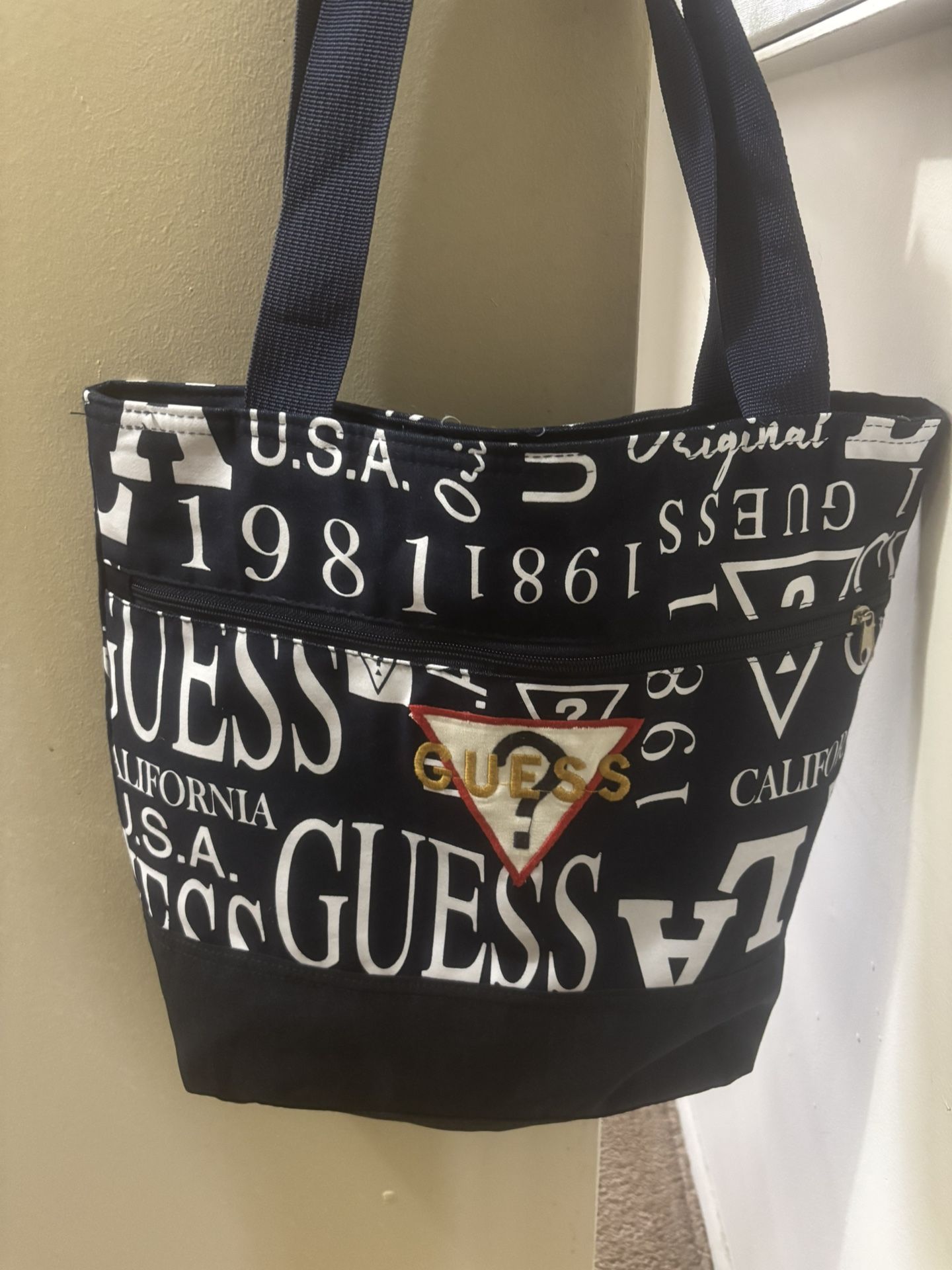 Guess Tote Bag For Sale !