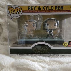 Star wars funko pop  Rey and Kylo Ren 