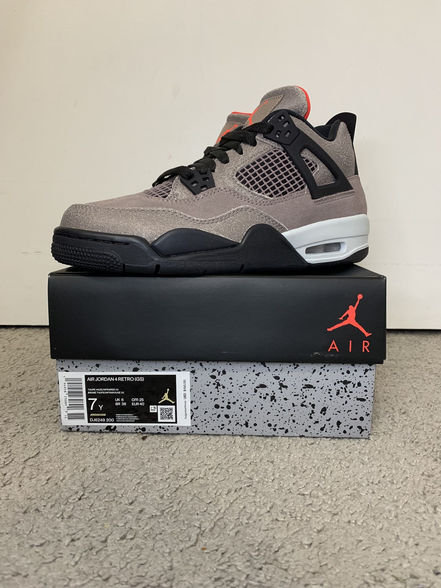 DS JORDAN 4 GS TAUPE HAZE SIZE 7Y