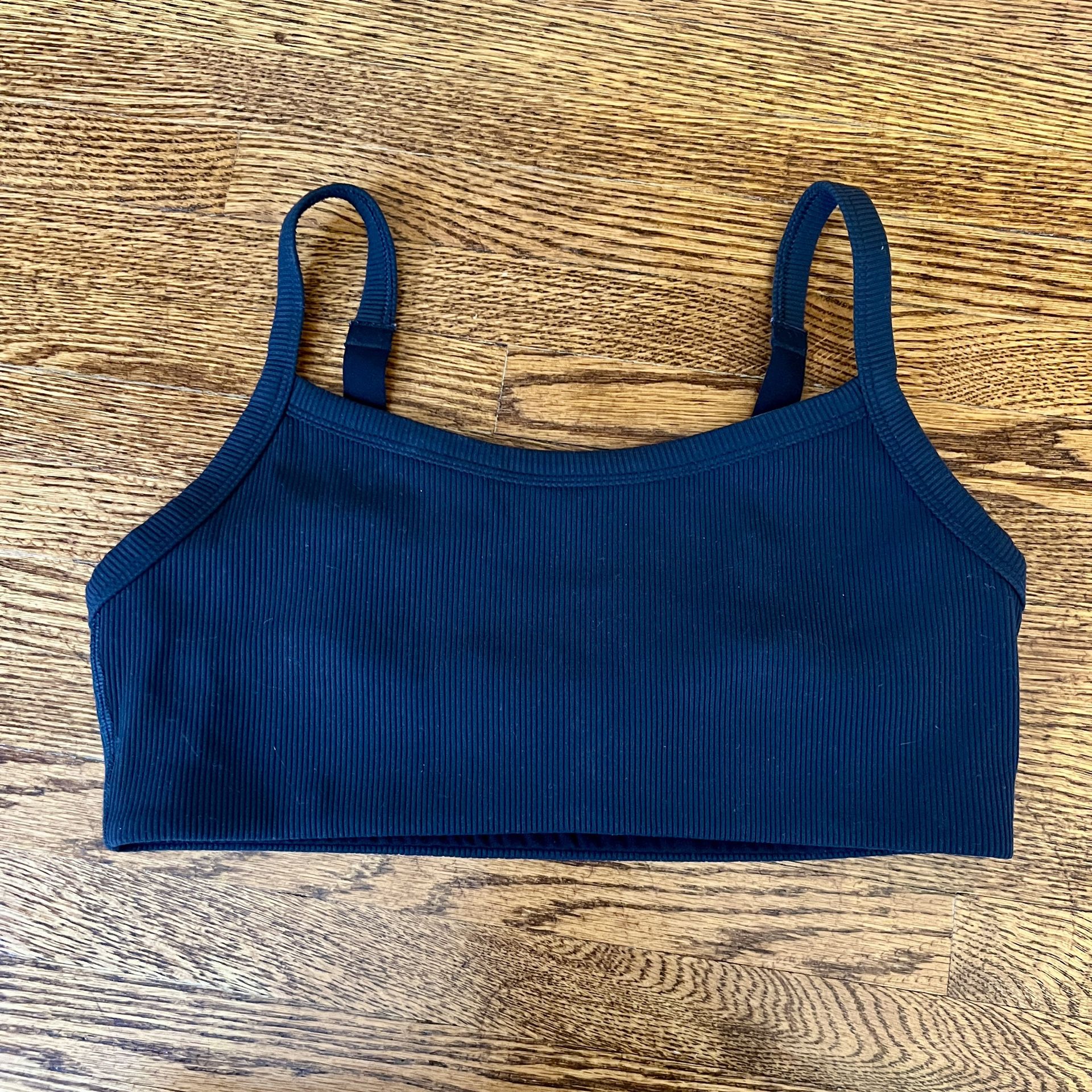 OFFLINE by Aerie Sports Bra/shelf bra in black size medium