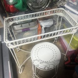 Table/vanity
