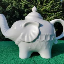 Ivory White Ceramic Cordon Bleu BIA Elephant Tea Pot