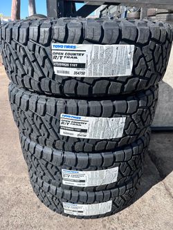 Toyo open country RT 275/65R20