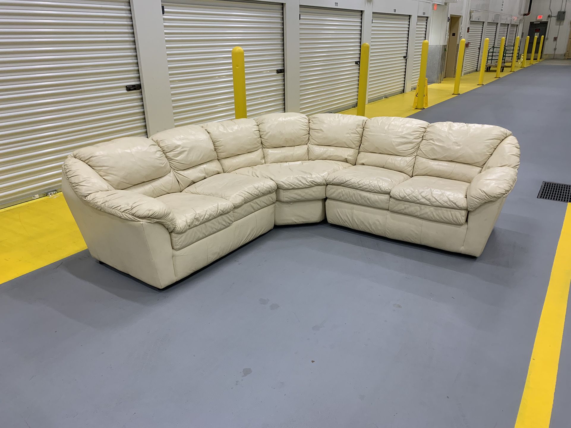 Sectional sofa (Delivery)