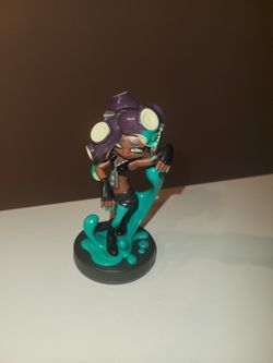 Opened Splatoon Marina Amiibo