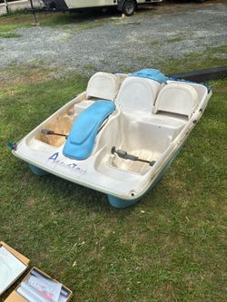 Paddle boat