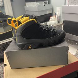 Jordan 9 Retro Dark Charcoal University Gold ( GS ) 