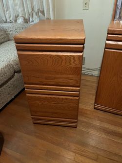 Oak Wood 2-Drawer File Cabinet