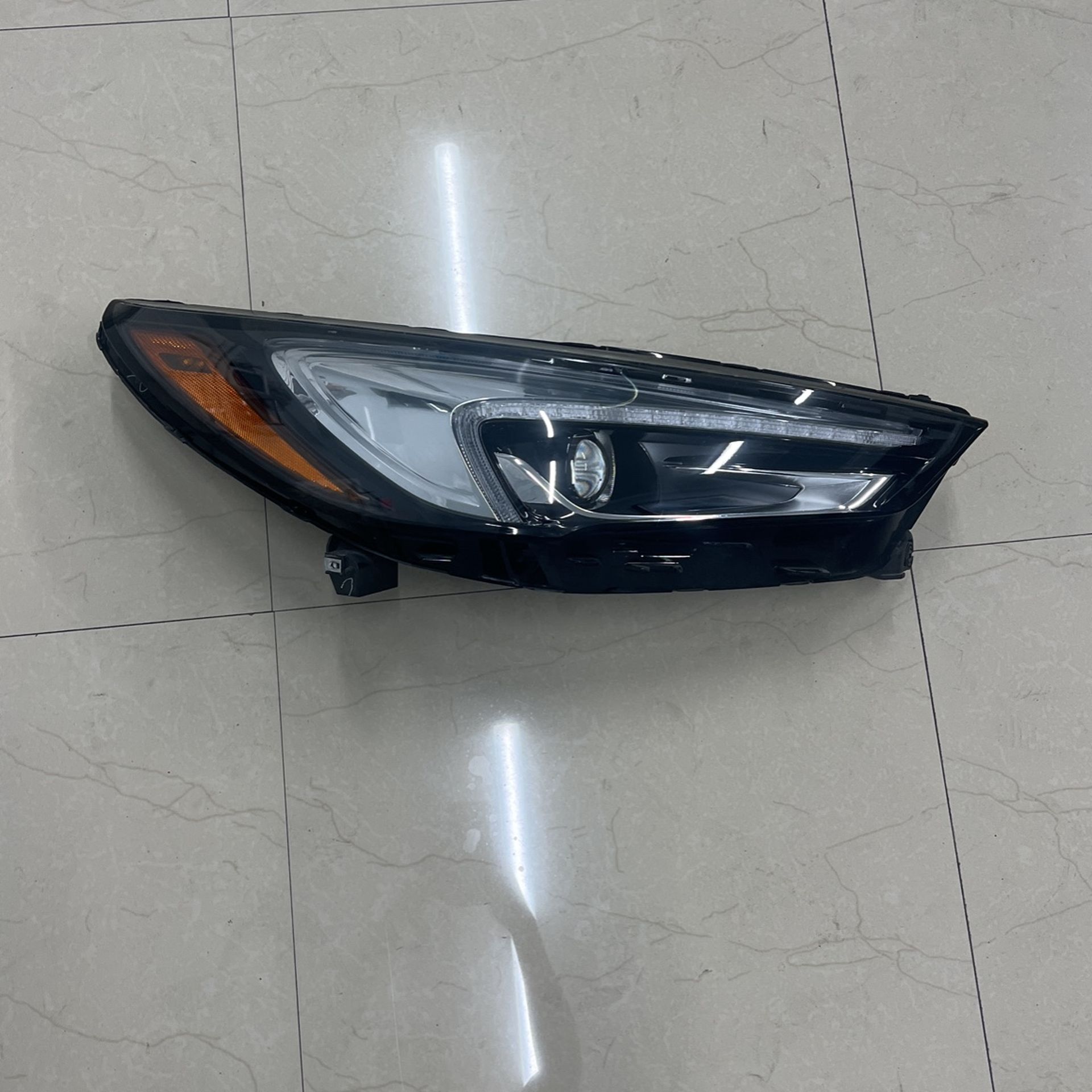 (270) 18-21 Buick Enclave Right Headlight 2018 2019 2020 2021
