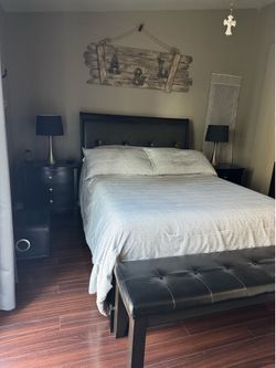 Queen bed set