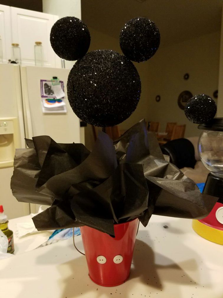 Mickey mouse party decor