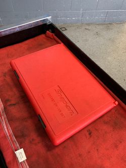 Snap on socket driver set box
