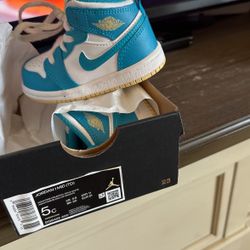 Jordan 1 Mid (toddler Size)