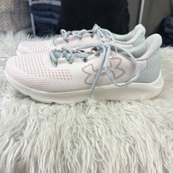NEW Under Armour Womens Charged Pursuit 3 Sneakers