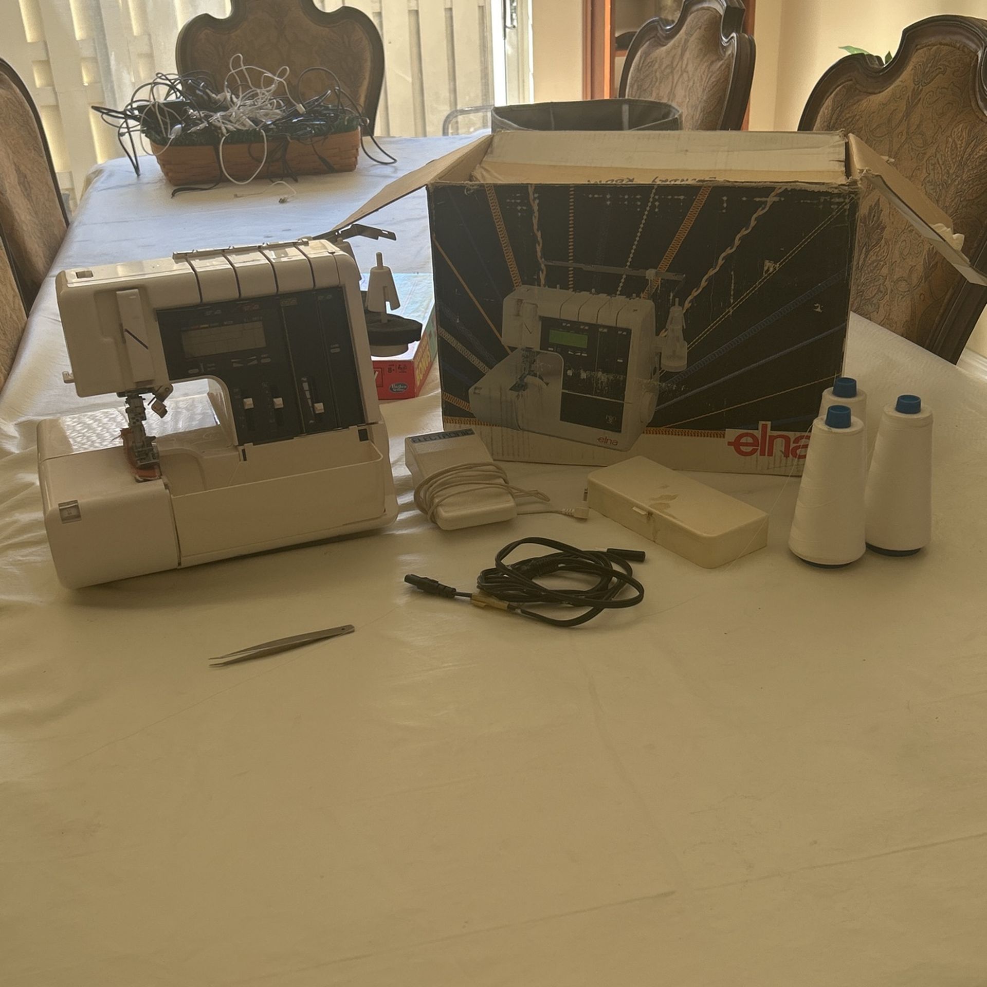 Elna Pro 905 DCX Serger Sewing Machine With Pedal