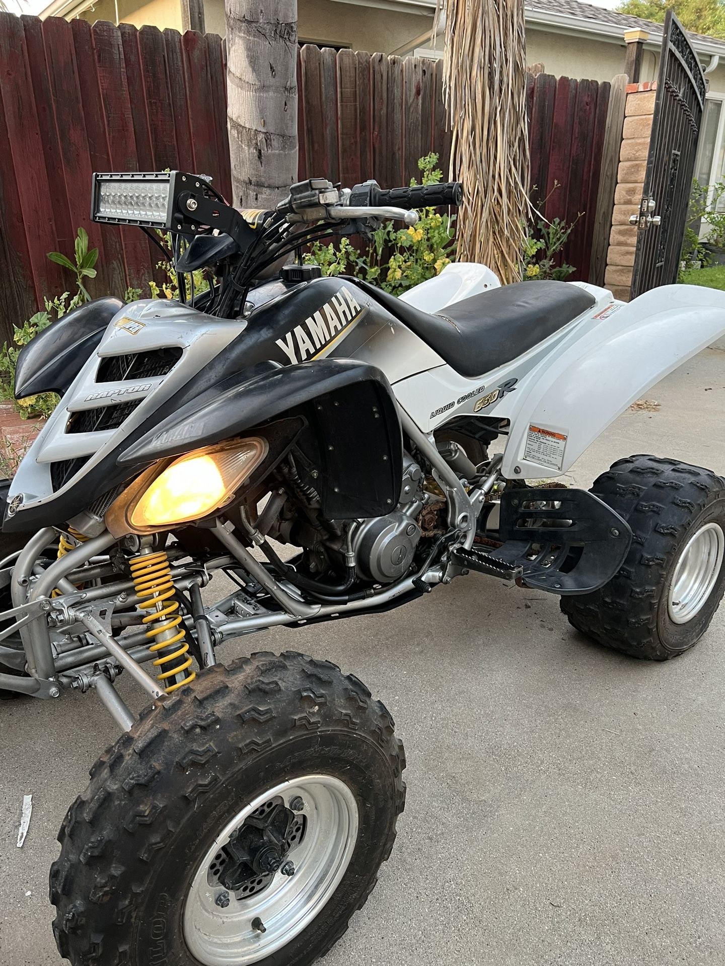 Yamaha Raptor 660r