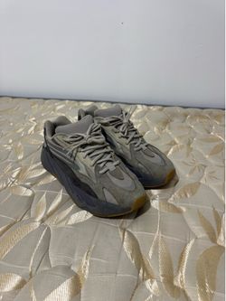 Yeezy tephra v1 seize 10