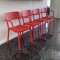 Four Indoor / Outdoor Designer Chairs - Sillas Interior O Exterior 