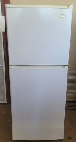 SANYO MINI REFRIGERATOR