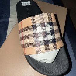 Size 9 Slides 