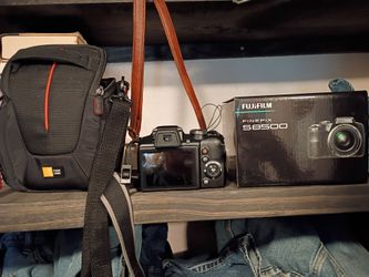 Fujifilm FinePix S8500 Digital Camera with Box