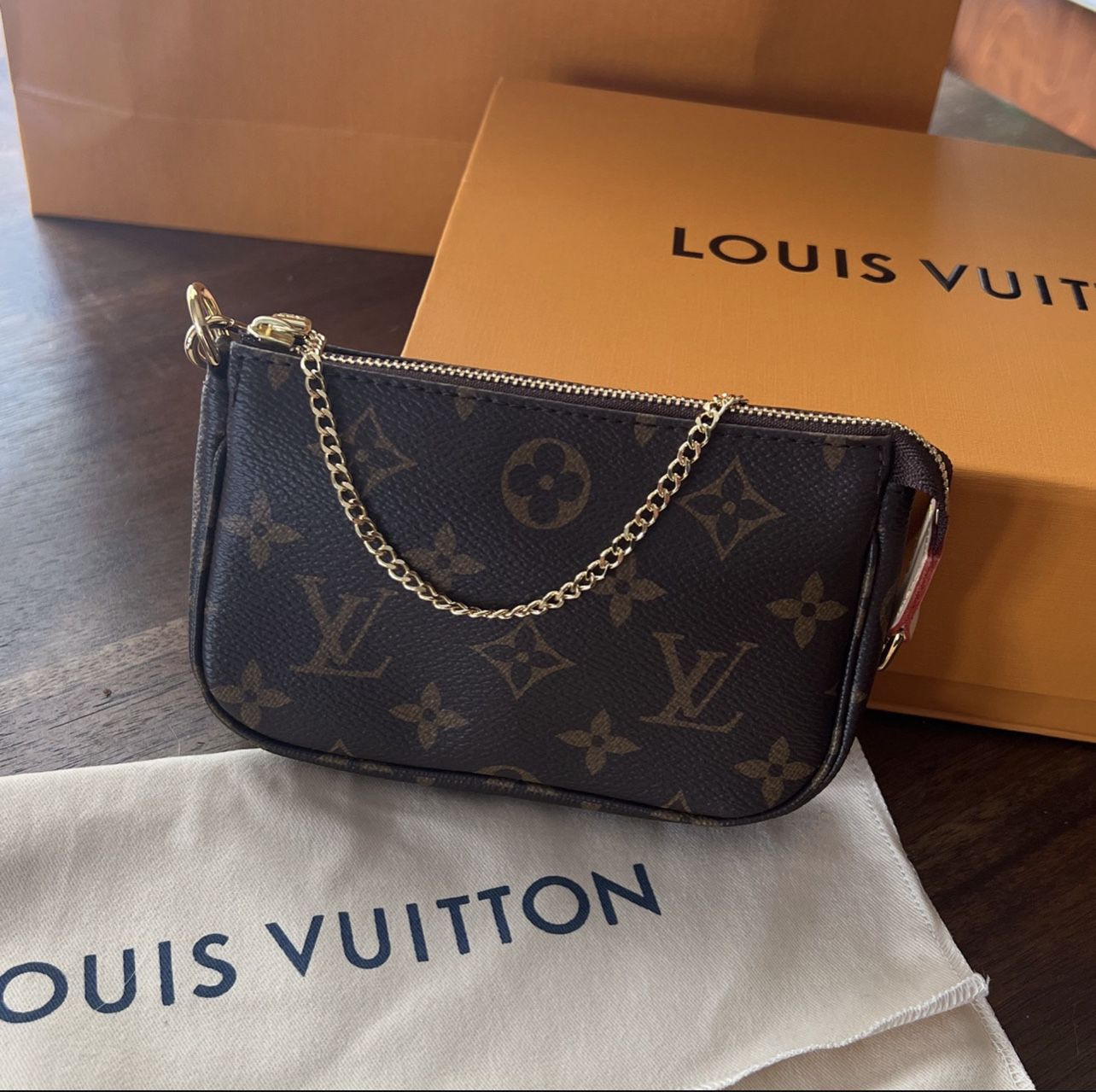 Louis Vuitton Mini Pochette for Sale Chula Vista, CA - OfferUp