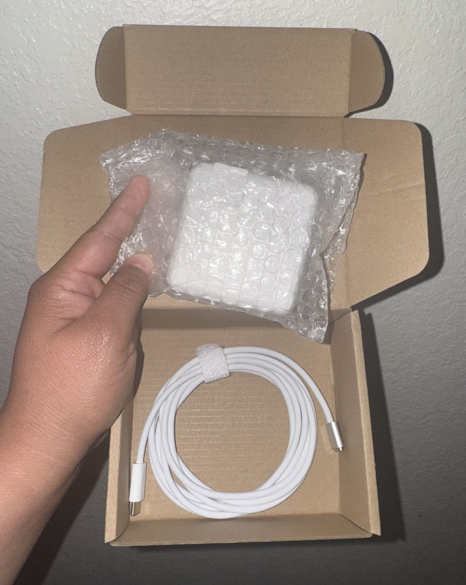 Charger for MacBook Air 13/15" (M1, M2, M3, 2021-2024) & MacBook Pro 14" (M1, M2, M3, M4), 70W Type C Power Adapter