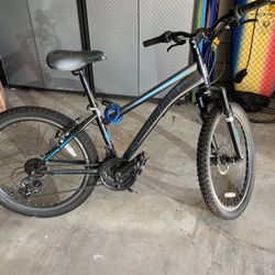 24inch Like New Girls Schwinn Bike