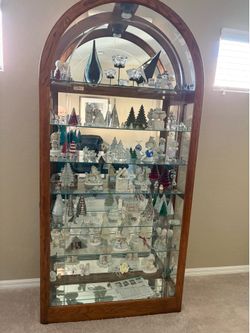Howard Miller Curio