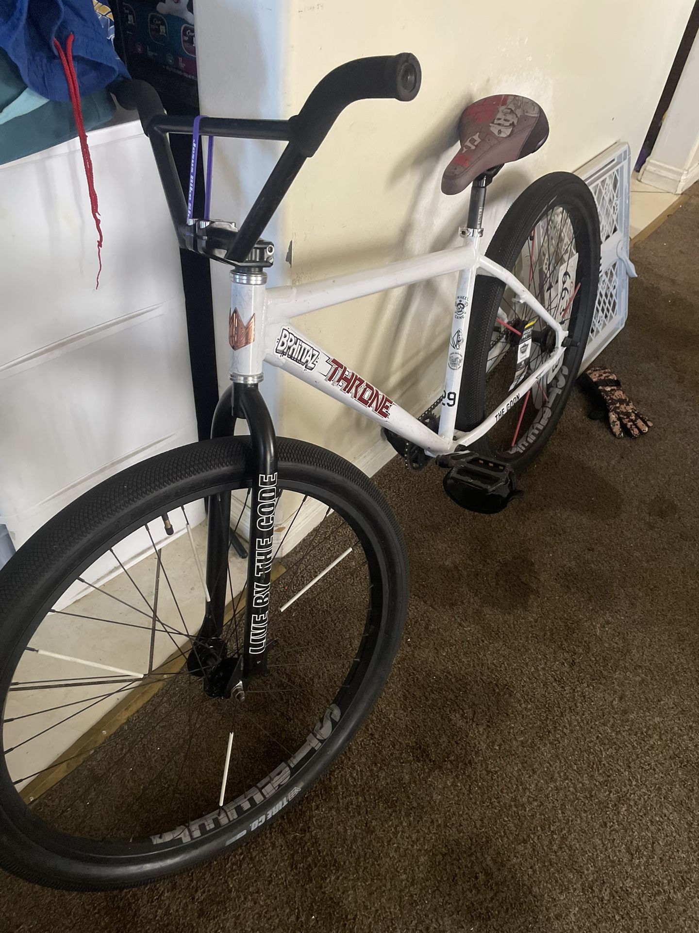 white crimson 29er