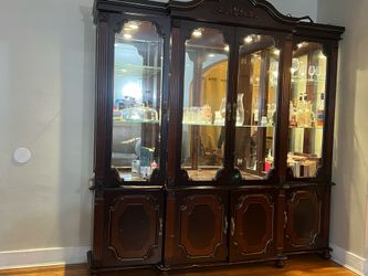 Elegant Lighted Mahogany China Cabinet / Display Hutch