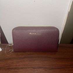 Michael Kors Wristlet 