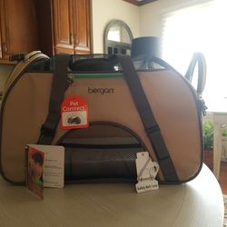 Bergan Pet Carrier BRAND NEW 