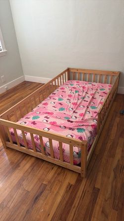 Kids Twin Bed Frame (Mattress not included)