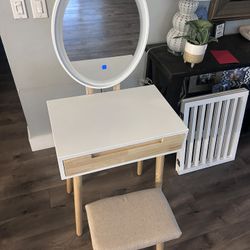 Makeup Vanity with Bench 