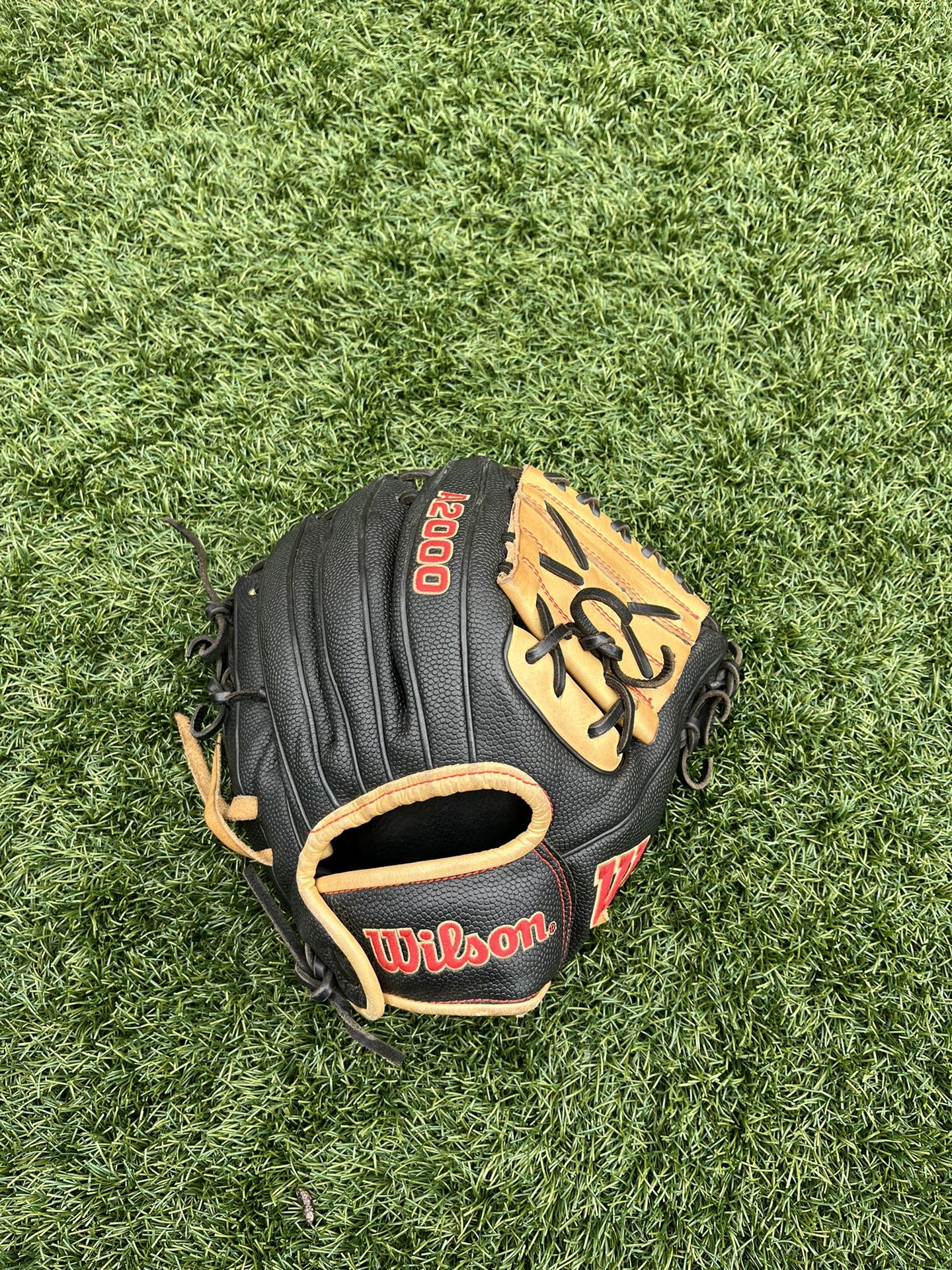 A2000 Wilson Baseball Glove 11 inch 
