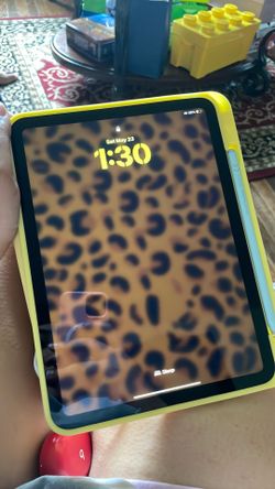 iPad a16 WiFi only color yellow