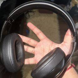 BEATS STUDIO 3 (ONLY USED 4 TIMES)