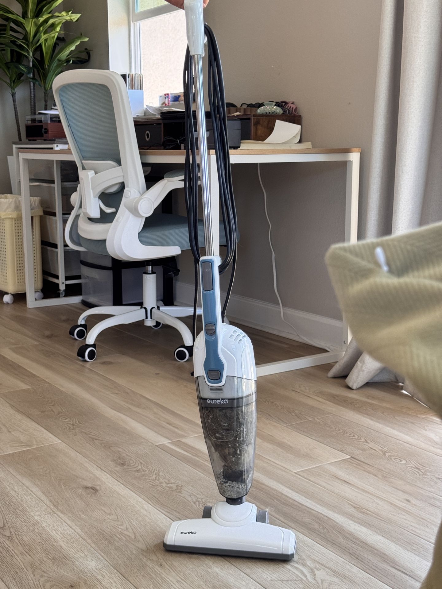 Vacuum Cleaner – Works Great! Only $20 (Originally $75)
