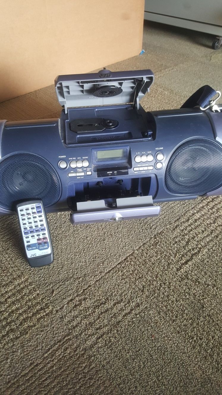 JVC RV-B55 Boom Bass boost Box CD, Cassette AM FM Radio AuX