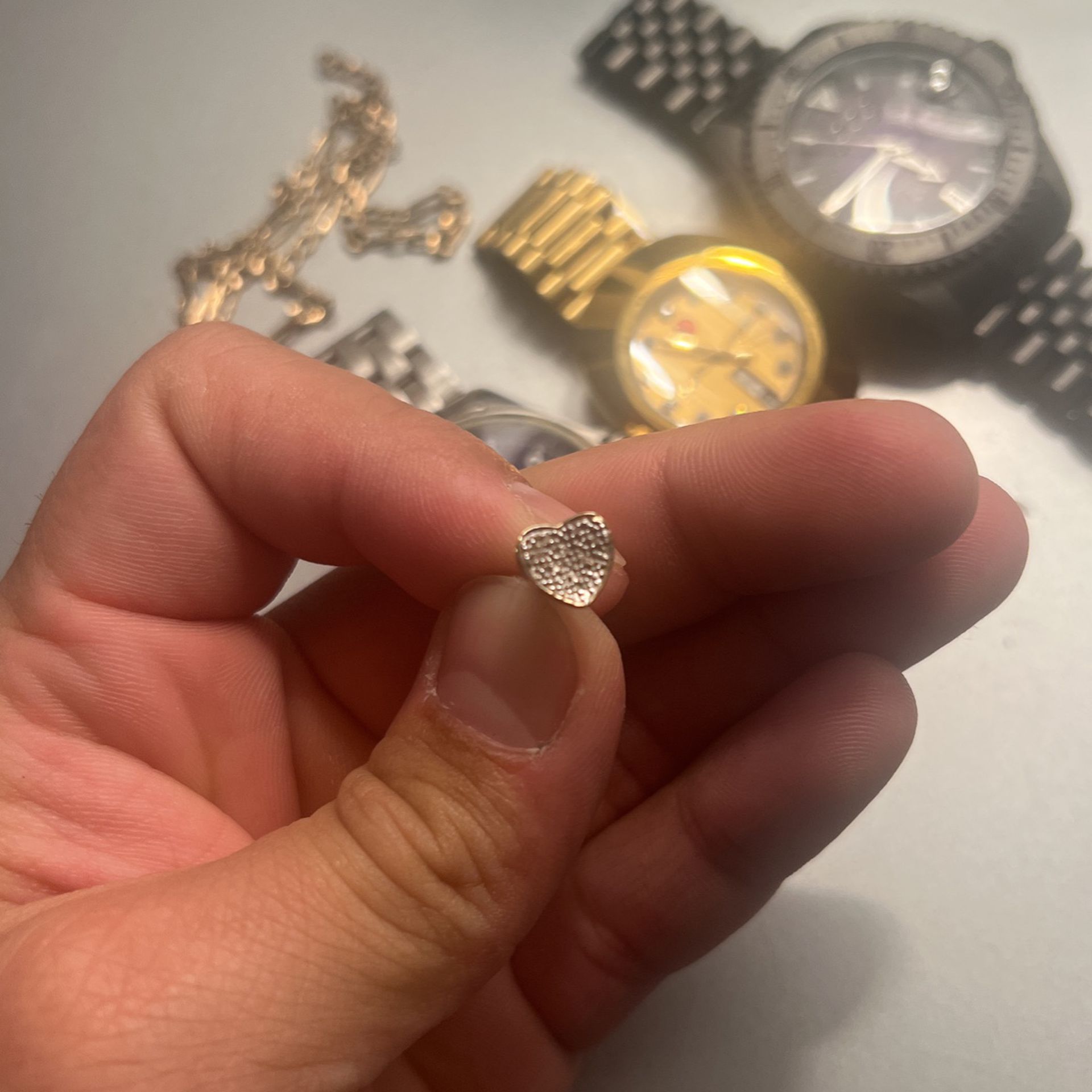 10k Gold Diamond Heart Shape Earring 