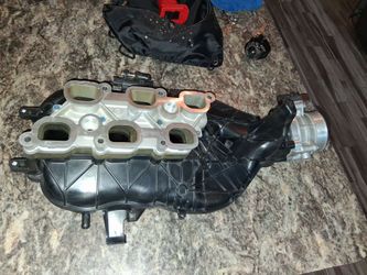 2015 Camaro intake Manifold /Throttle body spacer/  02 sensors